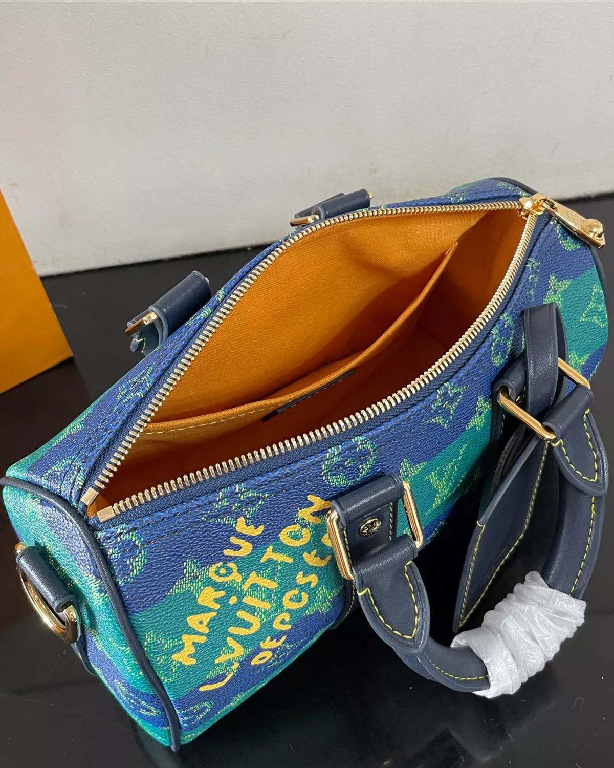 keepall-bandouliere-25-blue-stripes (6) All Bags, Travel Bags, Keepall Collection