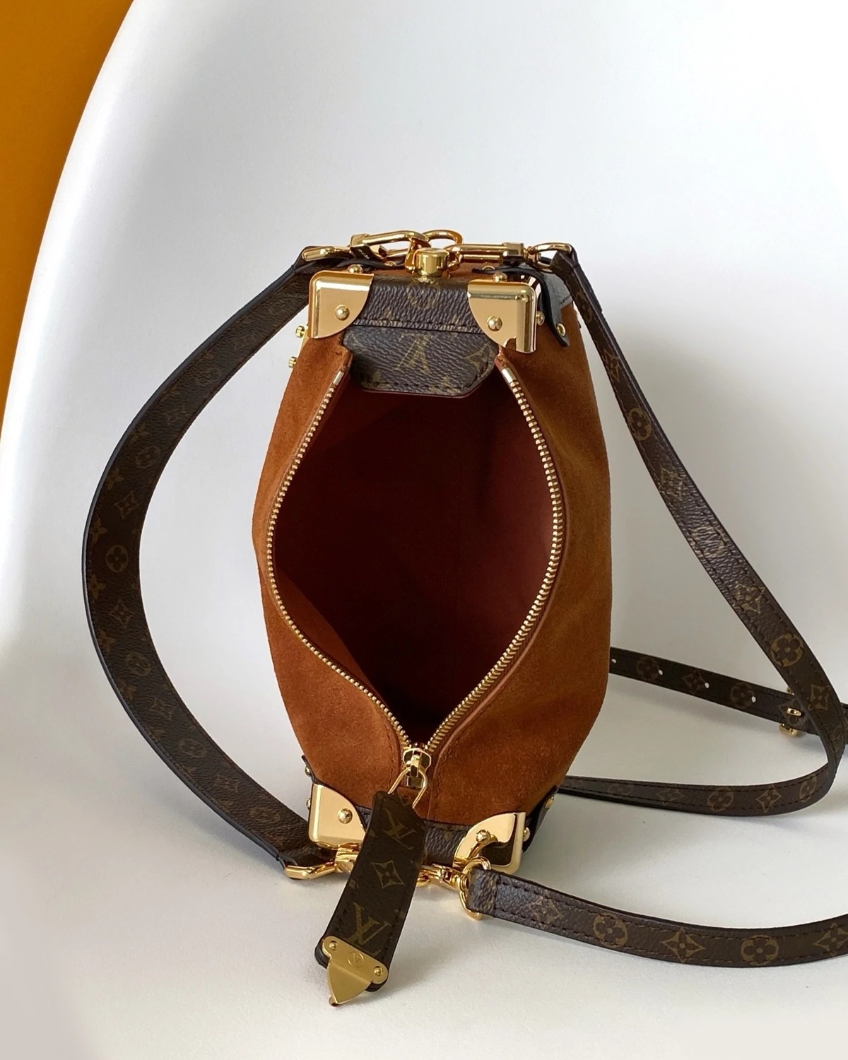 Side Trunk MM “Tan”