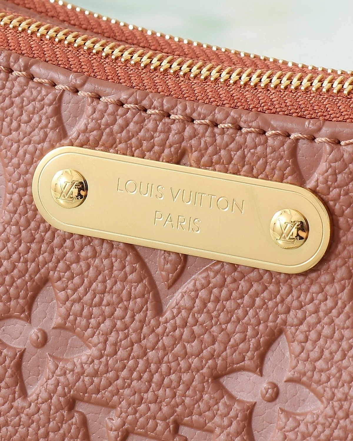 liv-pochette-monogram-empreinte-leather-cognac (3) Liv Pochette “Monogram Empreinte Leather Cognac ”