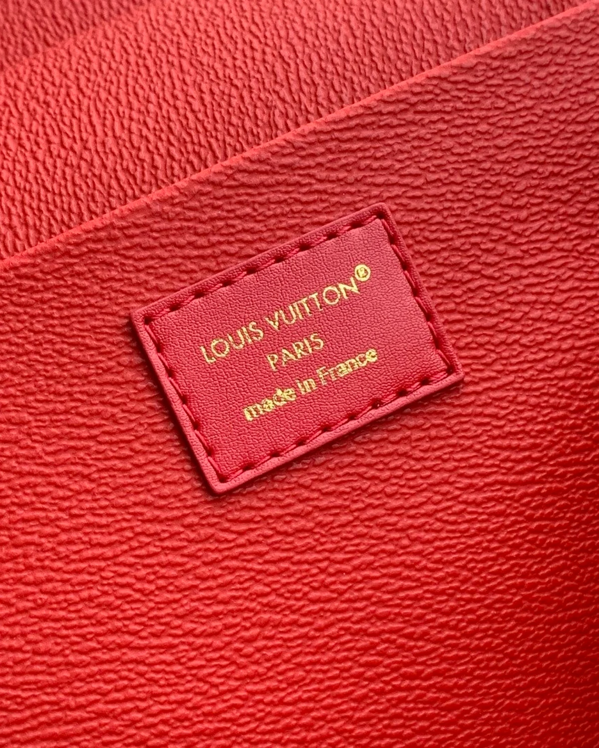 Nice Mini “Rouge Louis Red”