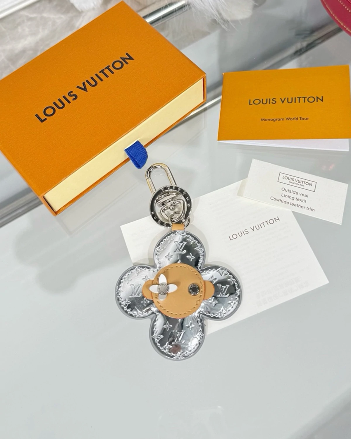 vivienne-head-monogram-mirror (1)