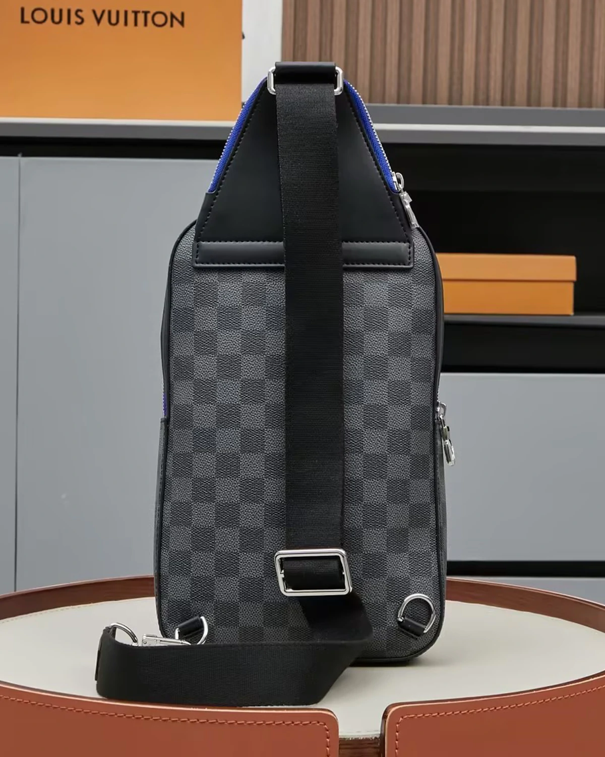 avenue-slingbag-damier-graphite-Indigo-blue (3) Avenue Slingbag “Damier Graphite Indigo Blue”