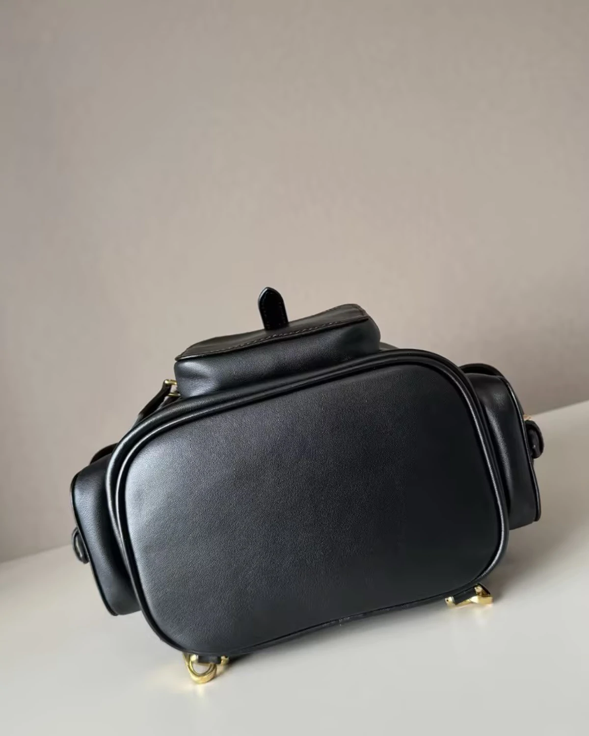 leather-backpack - classic-black (1)